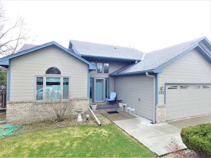 192 Ulmer Dr, Lino Lakes, MN 55014