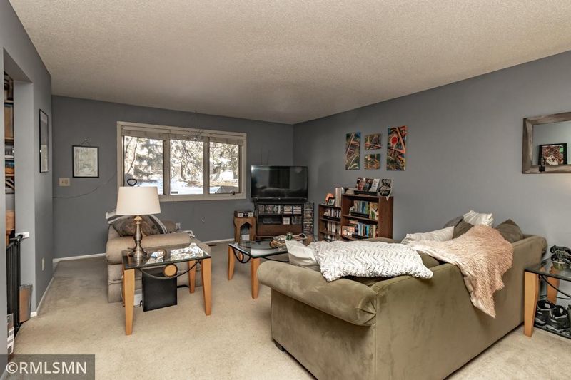 452 Etna St #104, Saint Paul, MN 55106