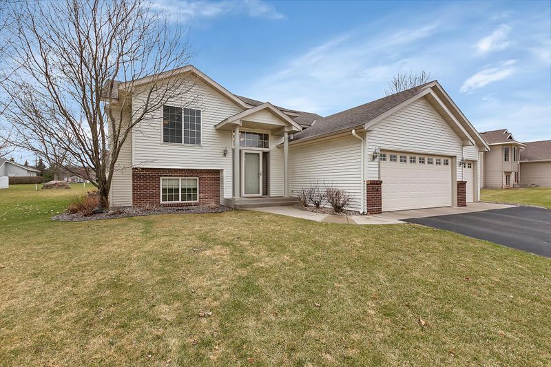 714 Northstar Dr, Sartell, MN 56377