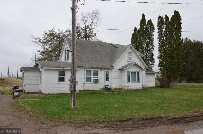 19239 310th St, Shafer, MN 55074