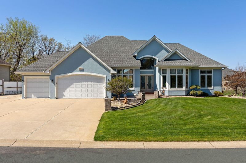 1440 Kingswood Ponds Rd, Eagan, MN 55122