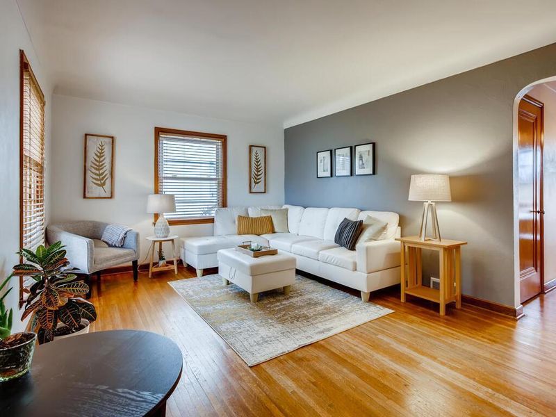 1755 4th St E, Saint Paul, MN 55106
