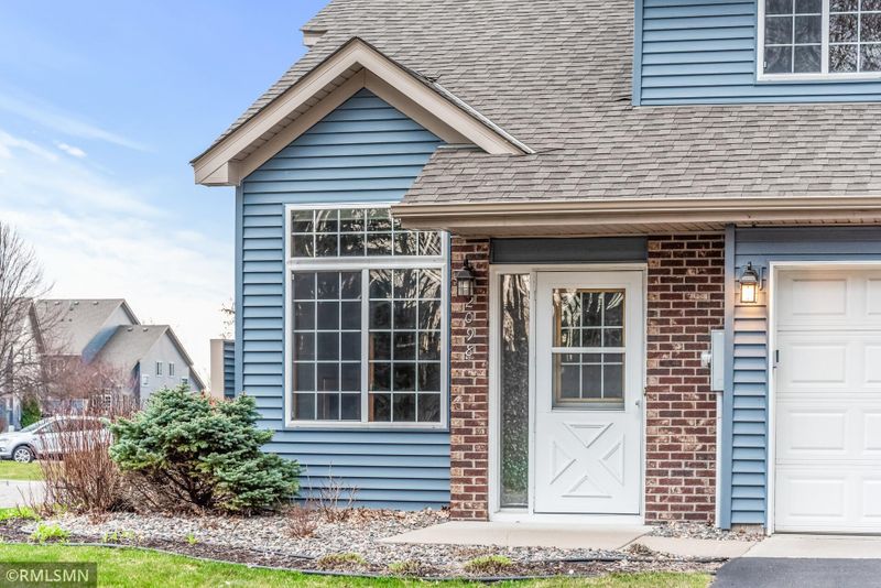 2098 Willow Cir, Hugo, MN 55038