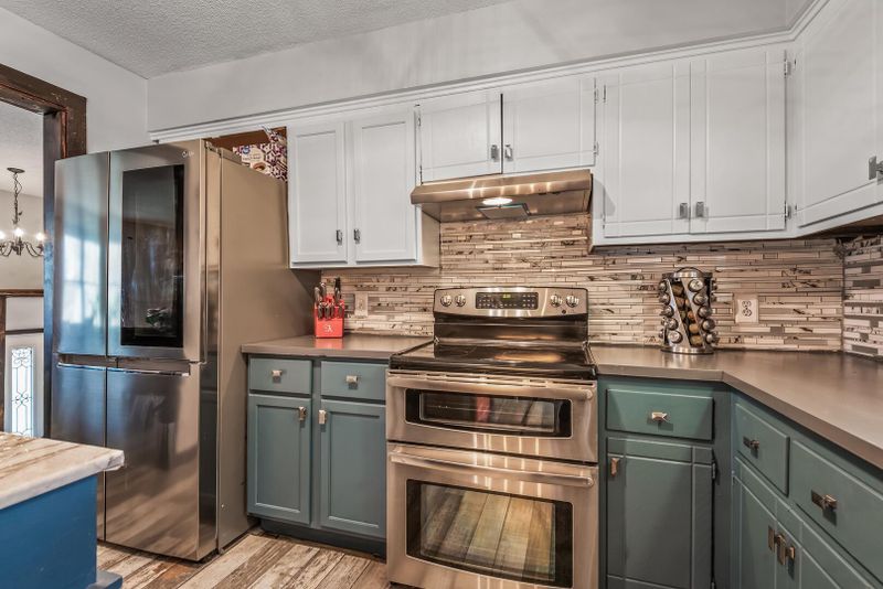 2304 S Coon Creek Dr, Andover, MN 55304