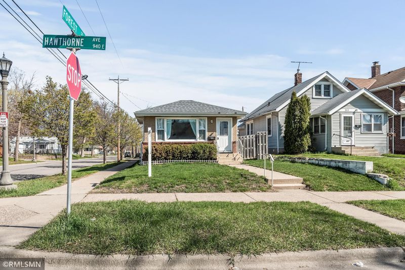 939 Hawthorne Ave E, Saint Paul, MN 55106