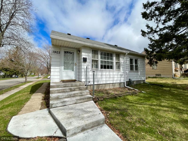 1903 Nebraska Ave E, Saint Paul, MN 55119