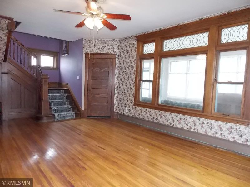 1226 Elliott Ave N, Glencoe, MN 55336