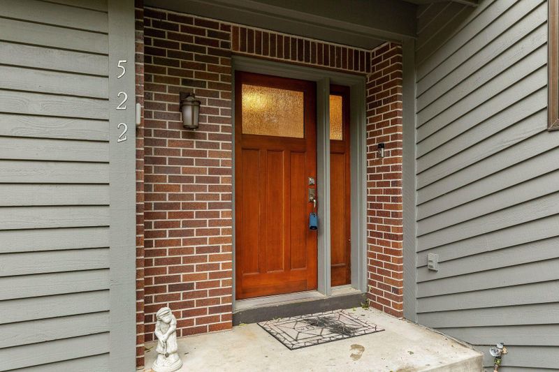 522 Dodge Ln, Mendota Heights, MN 55118