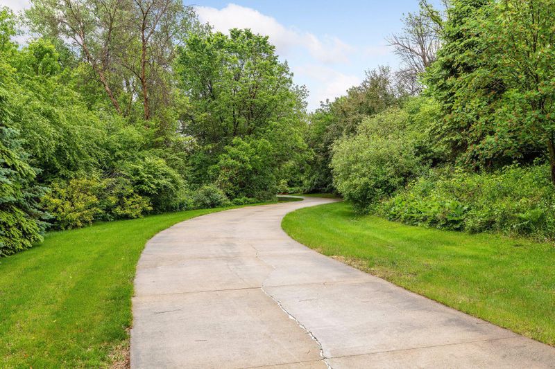 522 Dodge Ln, Mendota Heights, MN 55118
