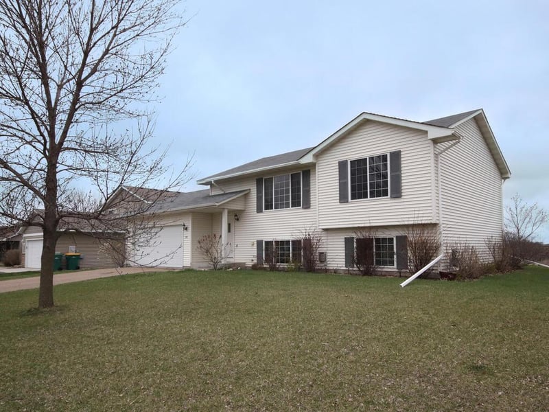 617 Donald Ave, Hamburg, MN 55339