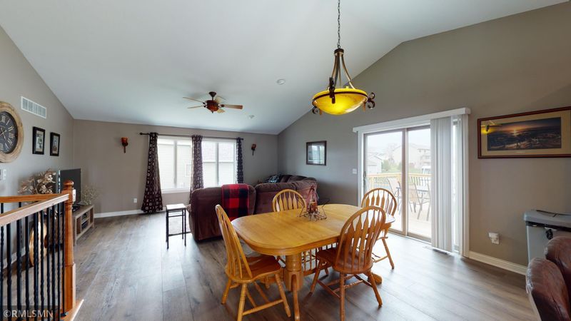 905 9th St NW, Kasson, MN 55944