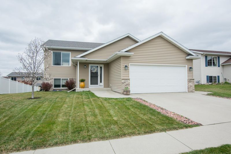 5911 Excalibur Ct NW, Rochester, MN 55901