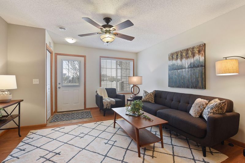 1660 Freedom Ln, Waconia, MN 55387