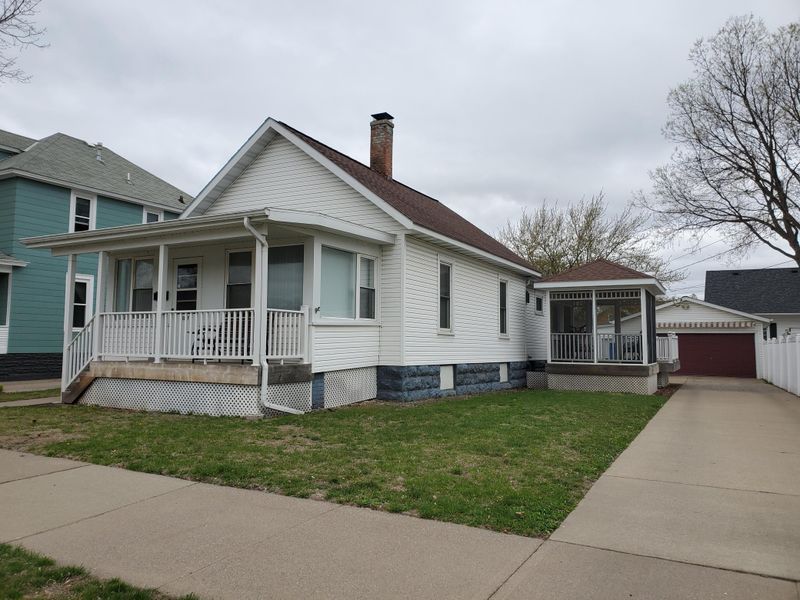 608 W 9th St, Winona, MN 55987