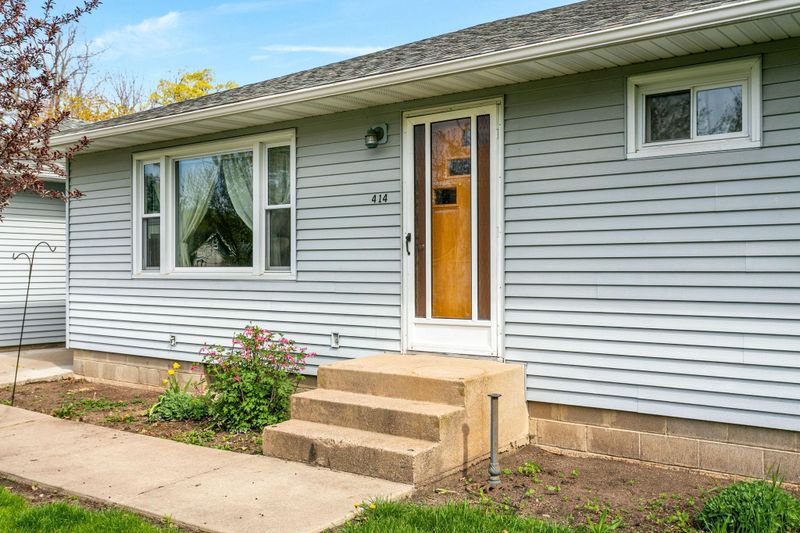 414 North St E, Maple Lake, MN 55358