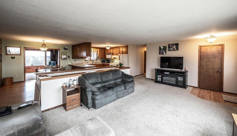 18230 Eiler Ave, Faribault, MN 55021