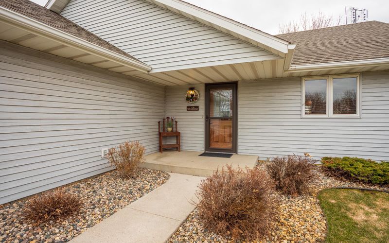 286 Northbrook Cir, Alexandria, MN 56308