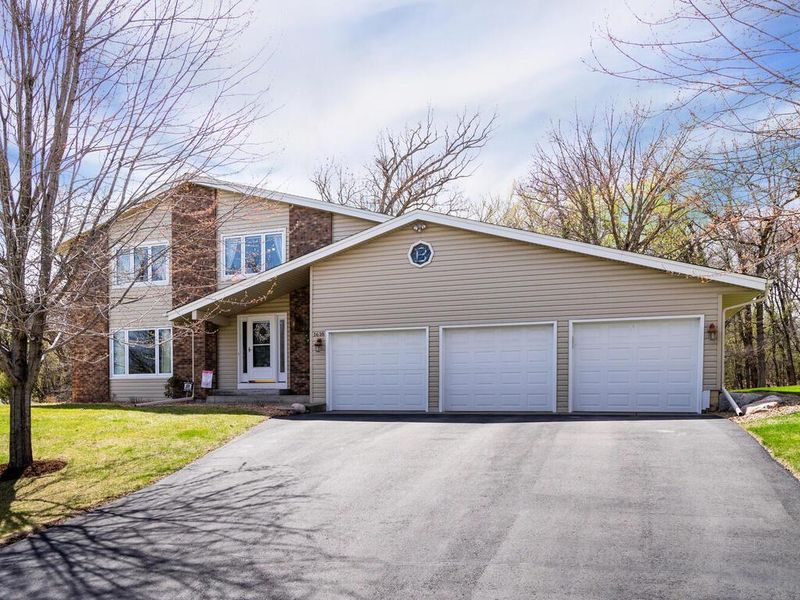 1618 Sherwood Way, Eagan, MN 55122