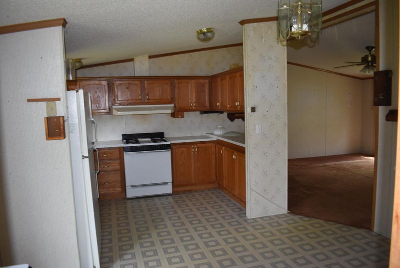 633 Main St, Whalan, MN 55949