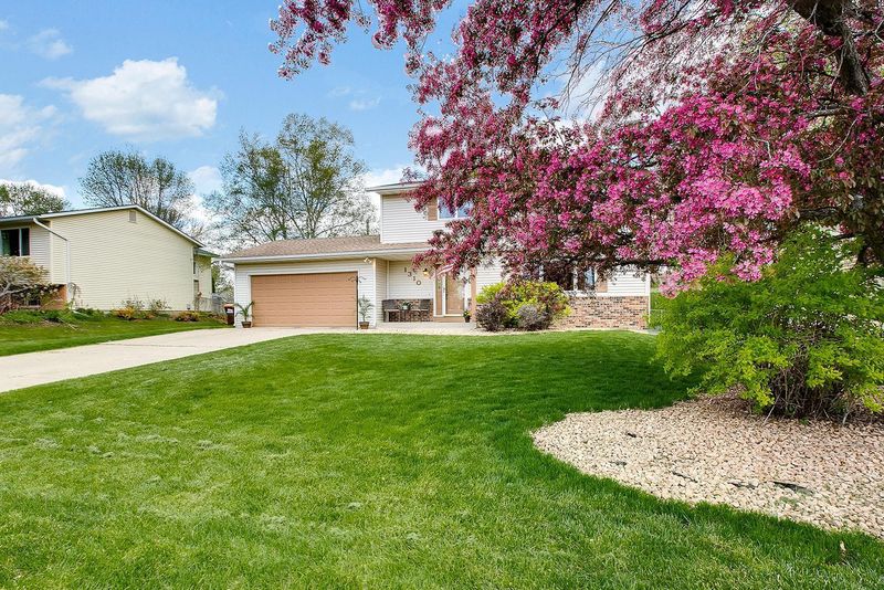 1310 22nd St W, Hastings, MN 55033