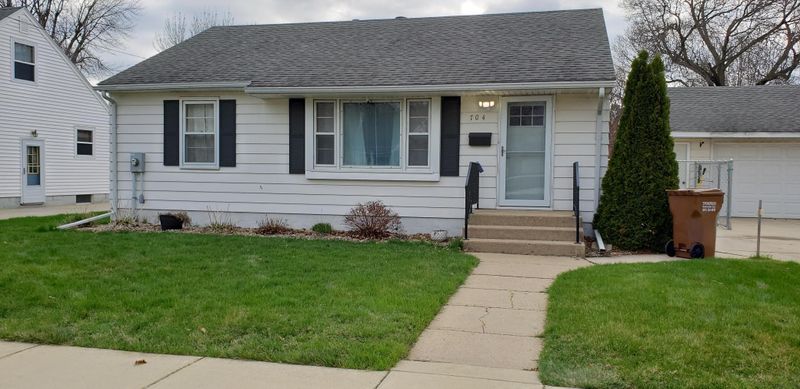704 9th St SW, Austin, MN 55912