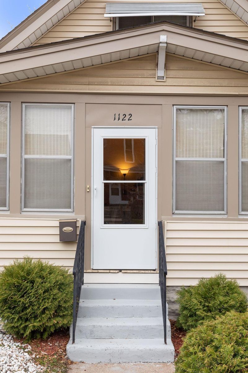 1122 Albemarle St, Saint Paul, MN 55117