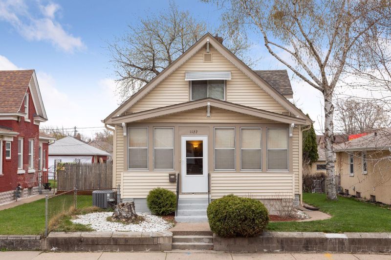 1122 Albemarle St, Saint Paul, MN 55117