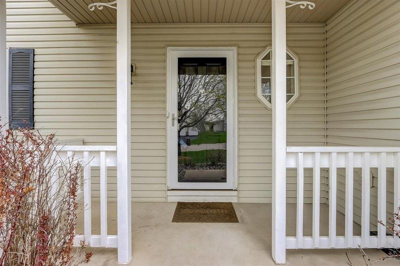 9328 Preserve Trl, Woodbury, MN 55125