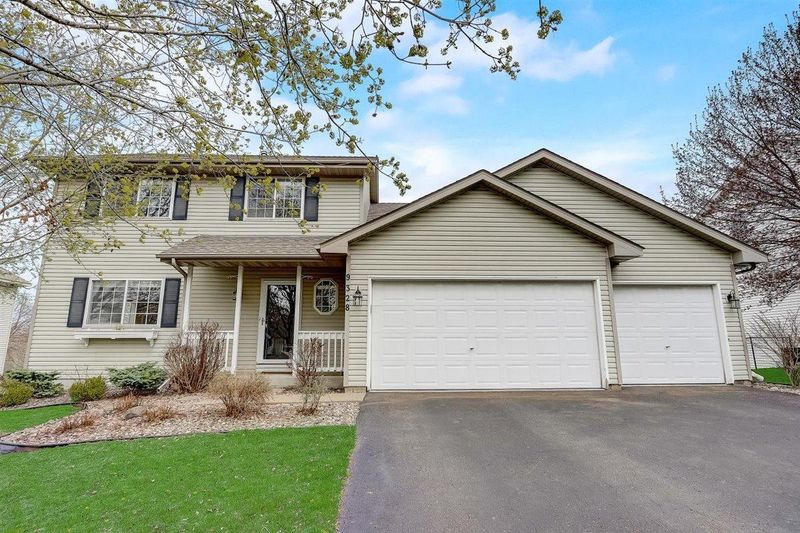 9328 Preserve Trl, Woodbury, MN 55125