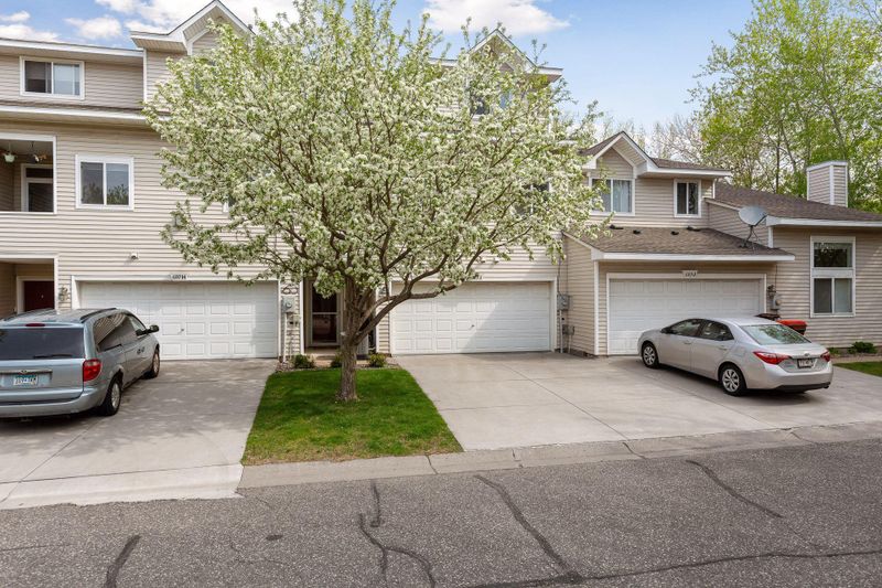 689 Woodduck Dr #I, Woodbury, MN 55125