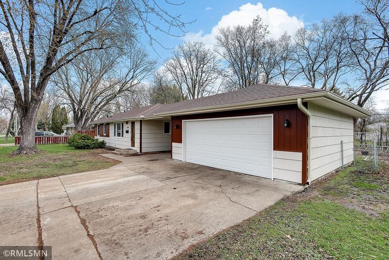 6908 Kentucky Ave N, Brooklyn Park, MN 55428