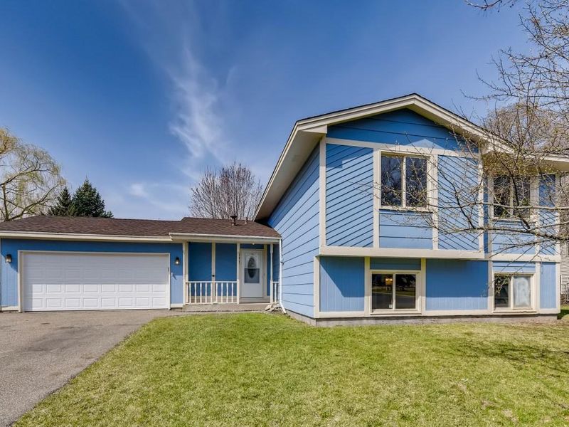 8987 Yucca Ln N, Maple Grove, MN 55369