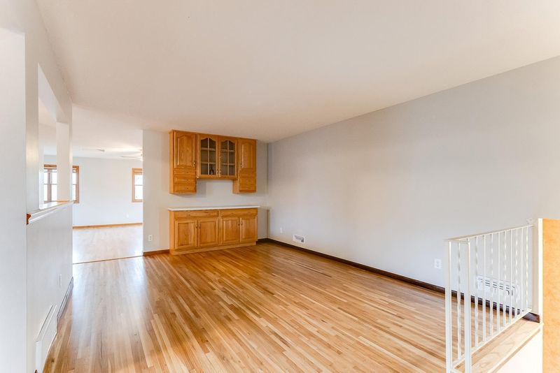 6030 Lower 134th St W, Apple Valley, MN 55124