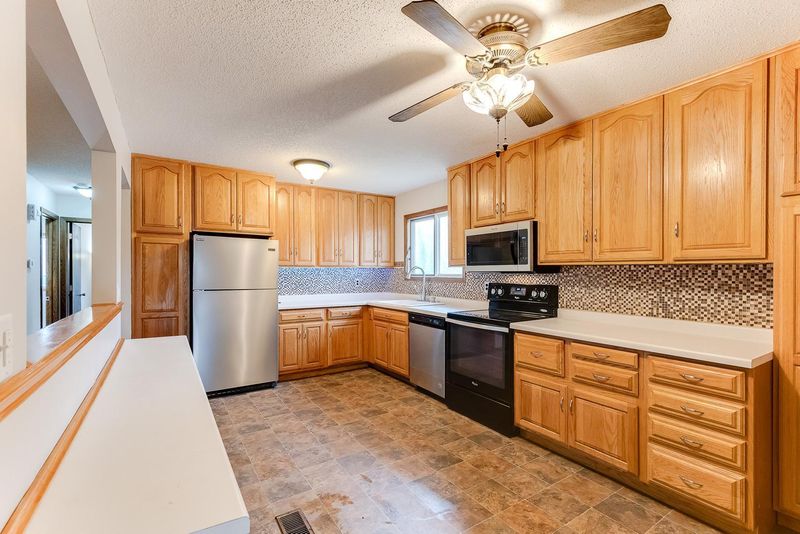 6030 Lower 134th St W, Apple Valley, MN 55124