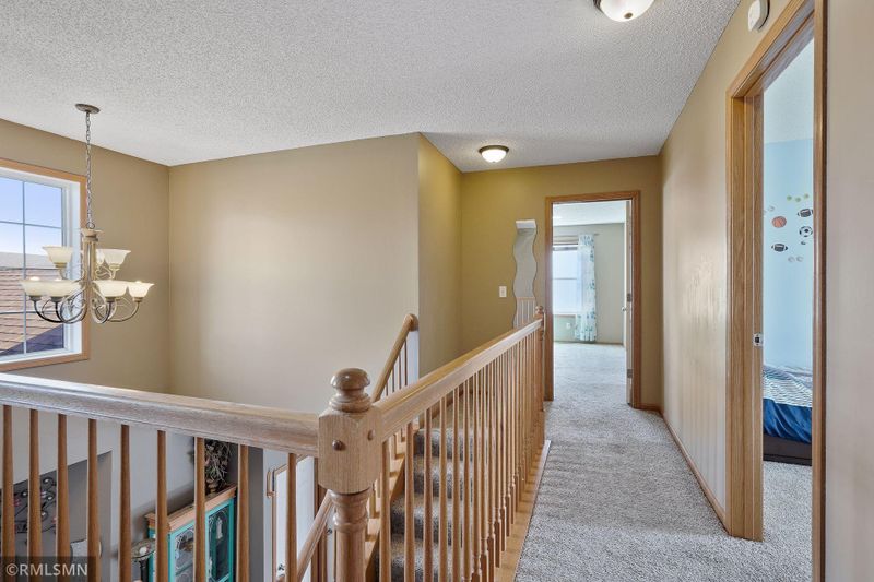 1804 Fescue Cir, Shakopee, MN 55379