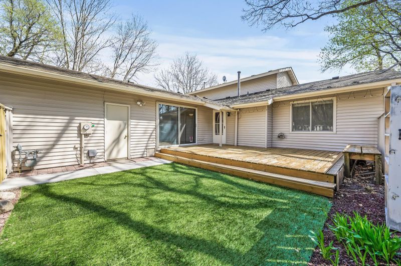 863 Monterey Dr, Shoreview, MN 55126