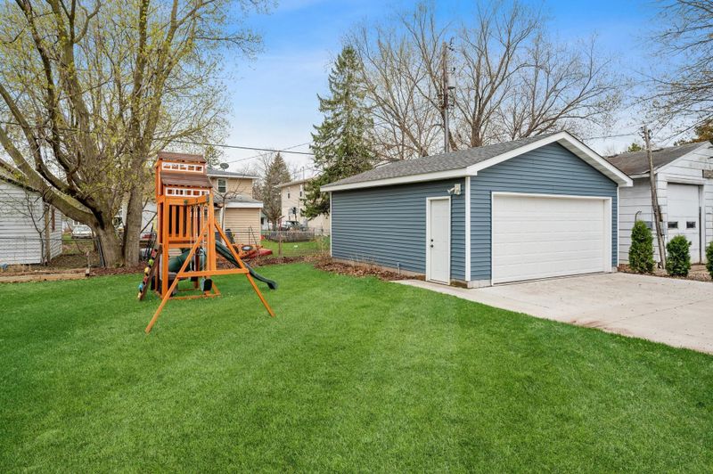 1940 Florence St, White Bear Lake, MN 55110