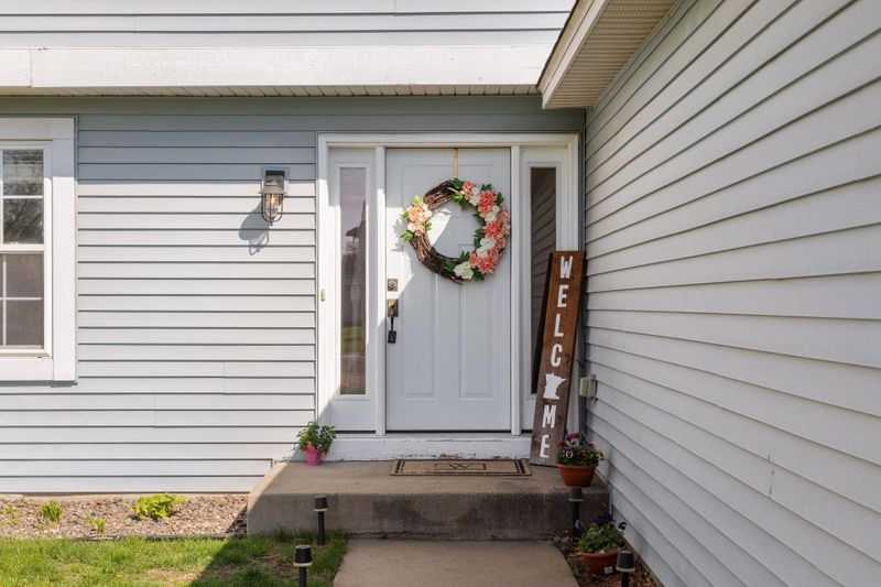 665 Adam Ct, Carver, MN 55315