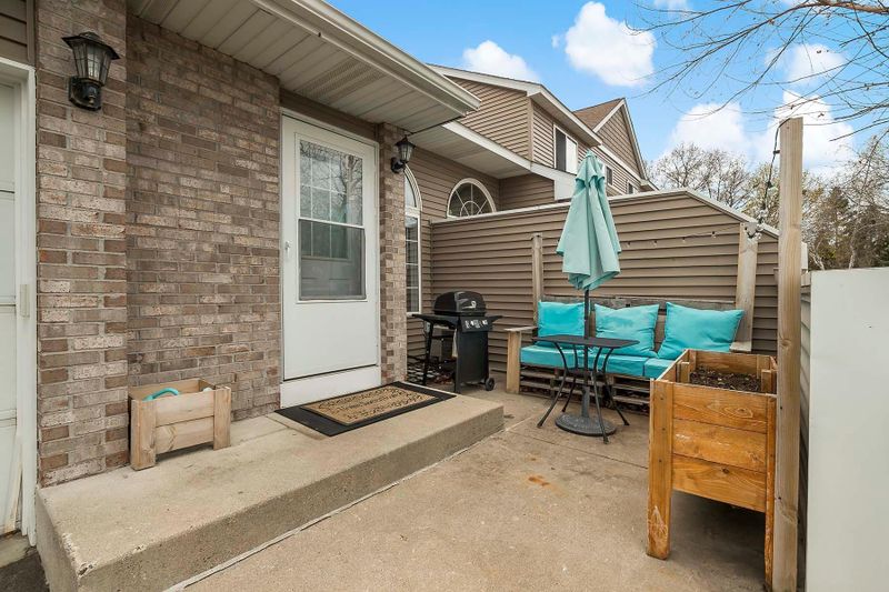 8190 Middletown Rd, Spring Lake Park, MN 55432