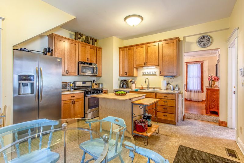 2719 Lyndale Ave N, Minneapolis, MN 55411