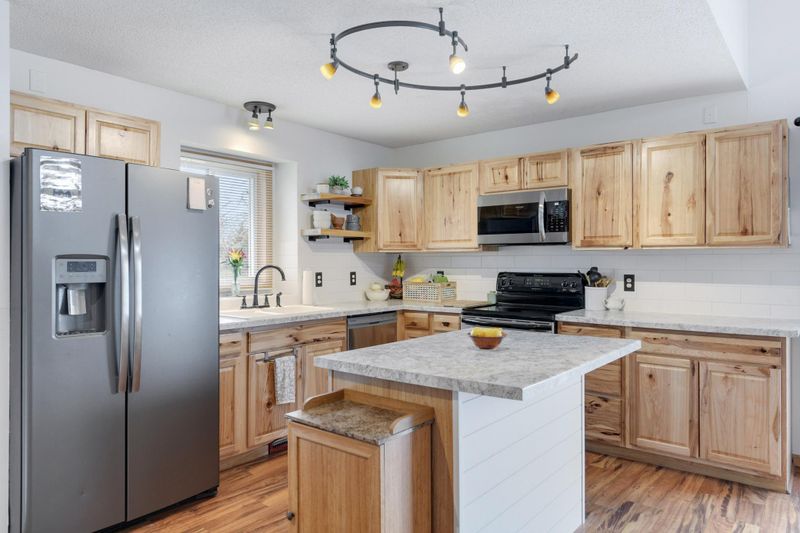 11252 Monroe Dr, Becker, MN 55308
