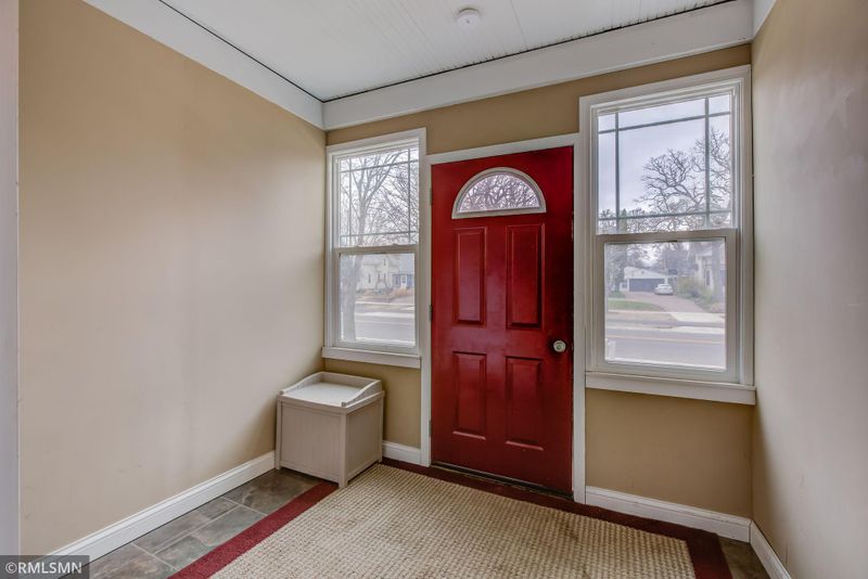1428 Como Ave, Saint Paul, MN 55108