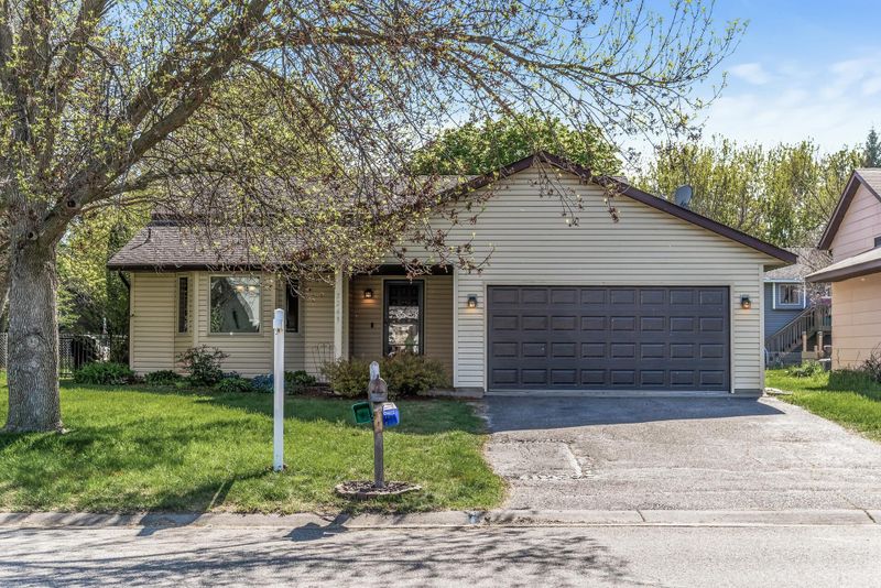 3249 Ridgewood Ave, Vadnais Heights, MN 55127