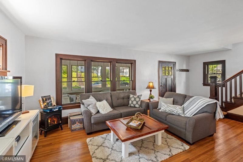 1328 Searle St, Saint Paul, MN 55130