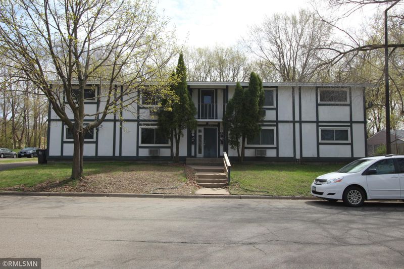 1594 English St, Saint Paul, MN 55106