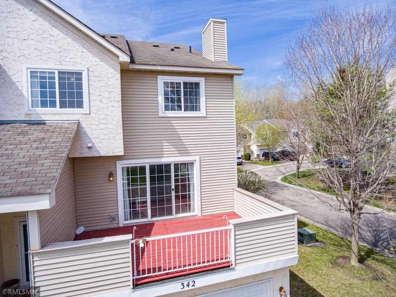 342 Brickyard Dr, Chaska, MN 55318