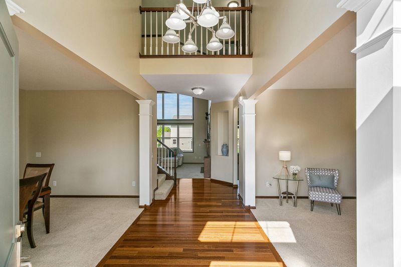 2110 Pembina Ln, Shakopee, MN 55379