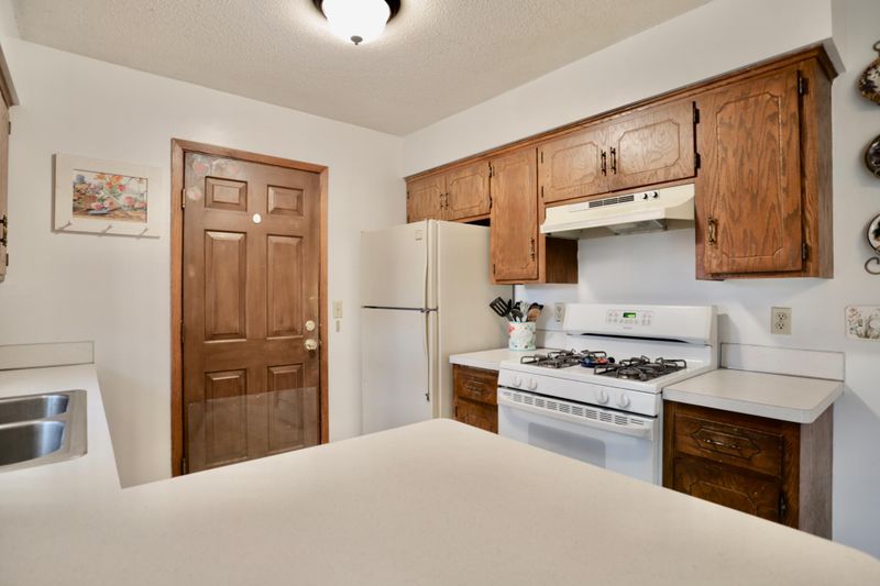 6308 65th Ave N, Brooklyn Park, MN 55428