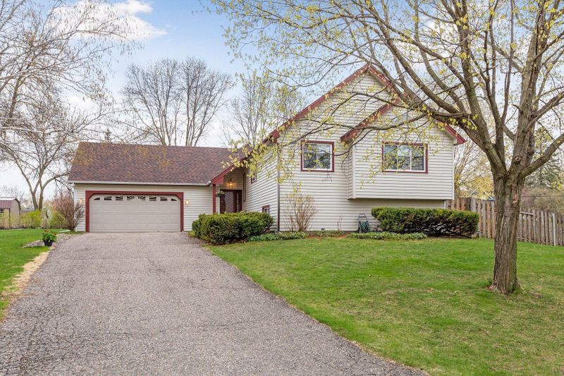 15901 Nursery Dr, Minnetonka, MN 55345