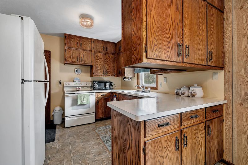 132 Grant Ave SW, Richmond, MN 56368